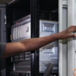 img blog IT staff at work teams 04